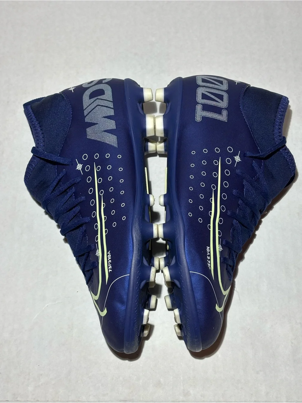 Nike Kids' Mercurial Superfly 7 Club MDS FG Soccer Cleats Size 4Y (BQ5418-401)